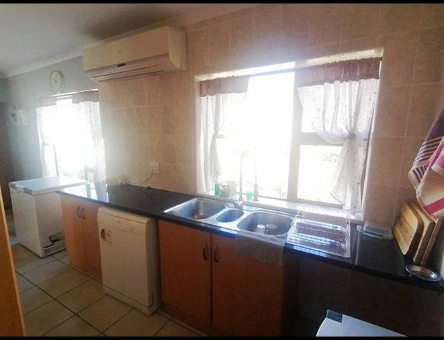 3 BEDROOM HOUSE FOR SALE IN ISLAND VIEW